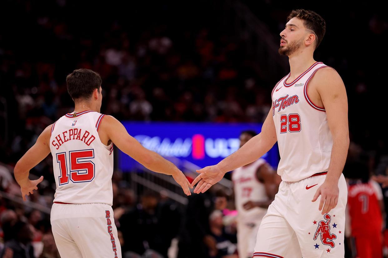 世界杯高清直播软件下载官网-首秀26+11+5!火箭弃将爆发,只拿底薪远胜申京,斯通不该放走他