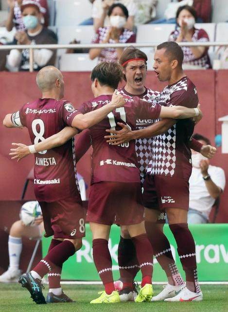 世界杯手机观看平台-大英名宿王牌节目中吐槽 中甲联赛爆成国际网红